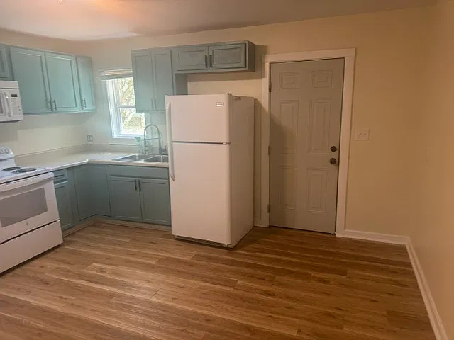 3 bed, 952 sqft, $1,600 — Photo 4