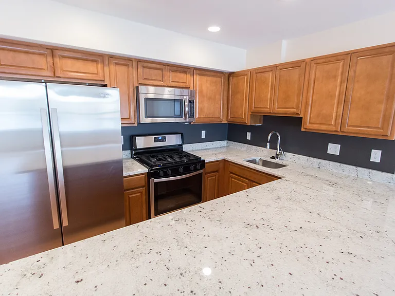 5165 Washington St #7 — Photo 2