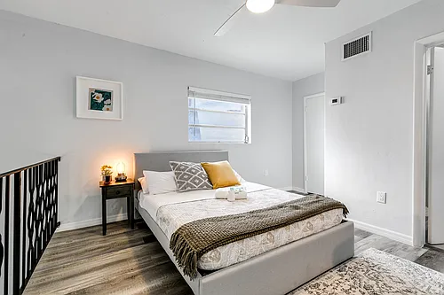 5817 NW 37th St Photo 1