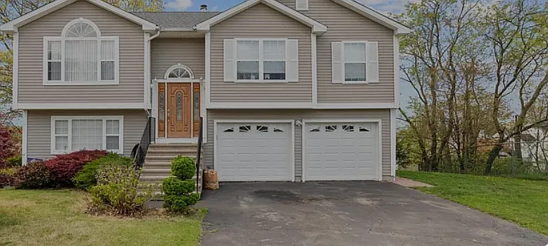 13 Woodcrest Dr