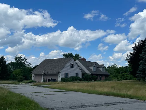 1869 Weatherhill Dr, Dexter, MI 48130