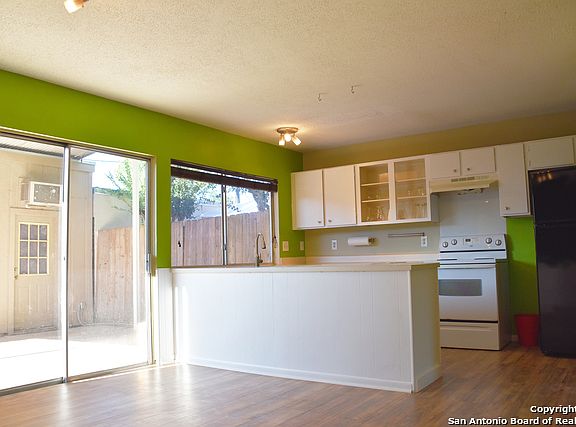5th image of 6529 Spring Hurst St