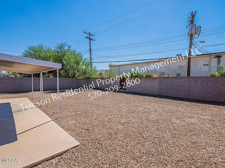 826 E Water St — Photo 38
