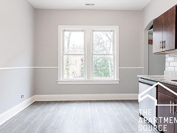 5th image of 2659 W Homer St #2R