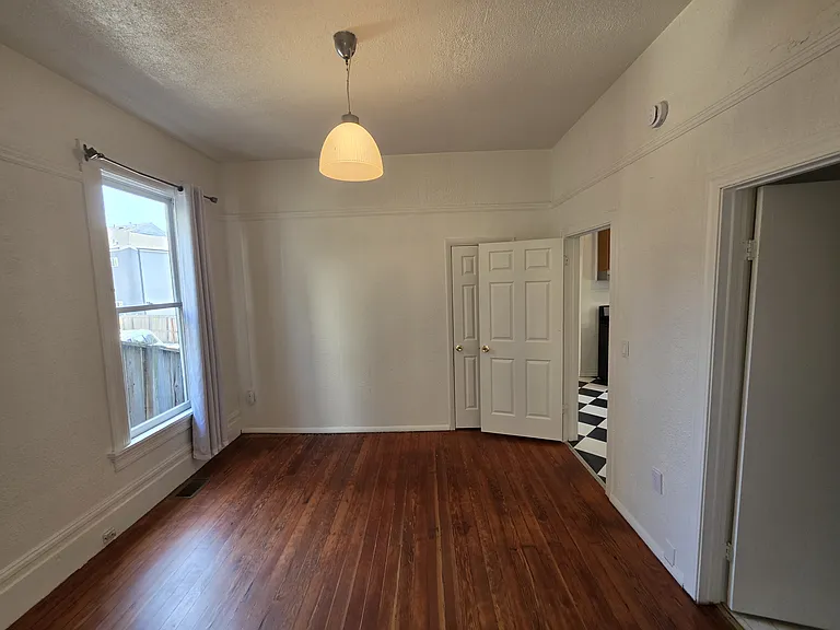 3139 Harrison St — Photo 14