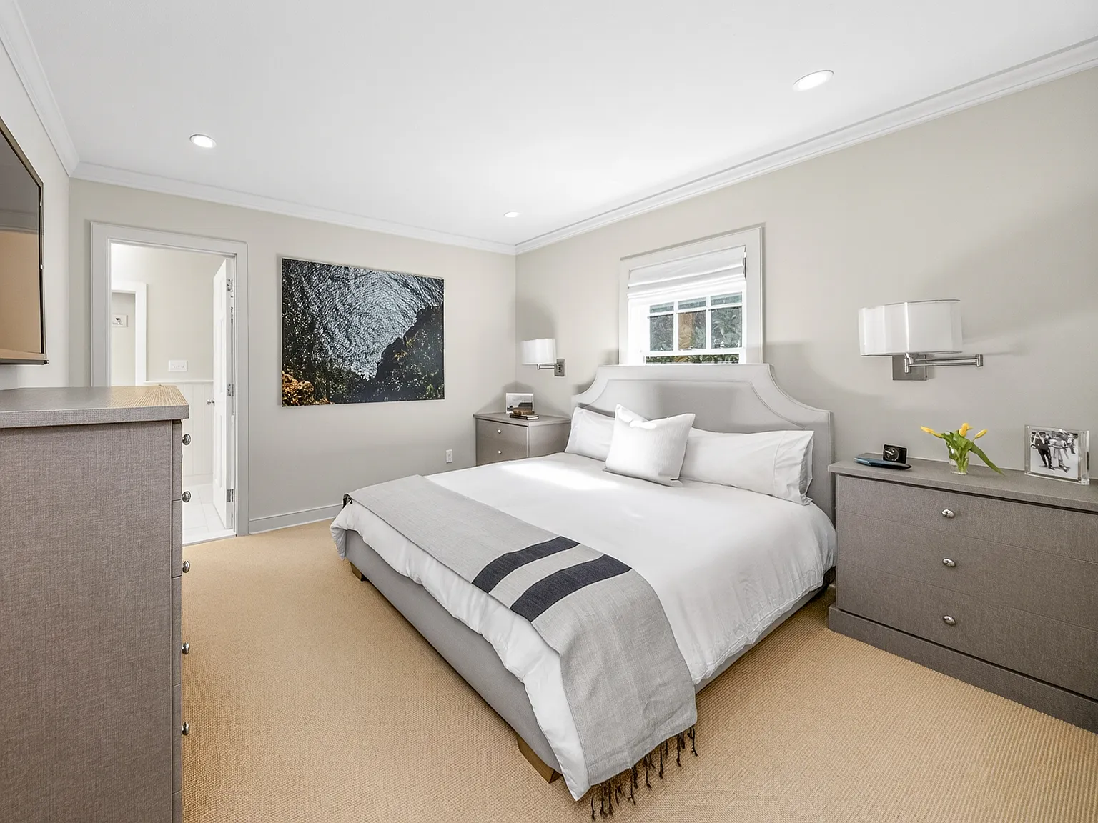 Turnkey Pied-a-Terre Rental Minutes to East Hampton Village — Photo 4