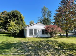 2433 E Cavanaugh Rd, Lansing, MI 48910