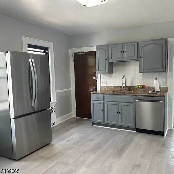 2 bed, $2,800 — Photo 2