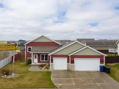 3245 Stephanie Dr, Dickinson, ND, 58601