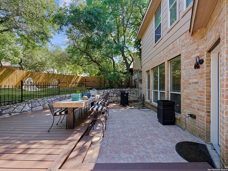 614 Cypress Trl — Photo 21