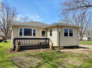 487 Parker St, Conneaut, OH 44030