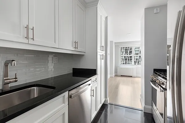 Rented by Brown Harris Stevens | media 6