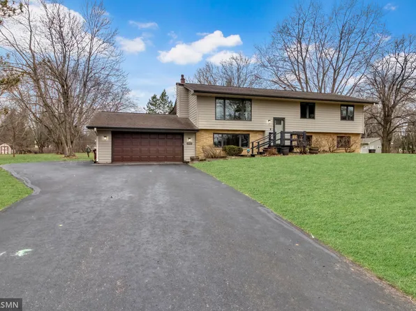 19525 Country Cir E, Rogers, MN 55374