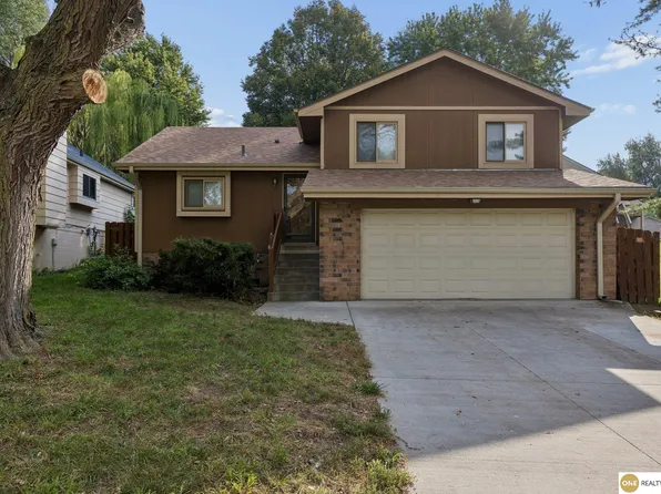 7617 N 80th St, Omaha, NE 68122