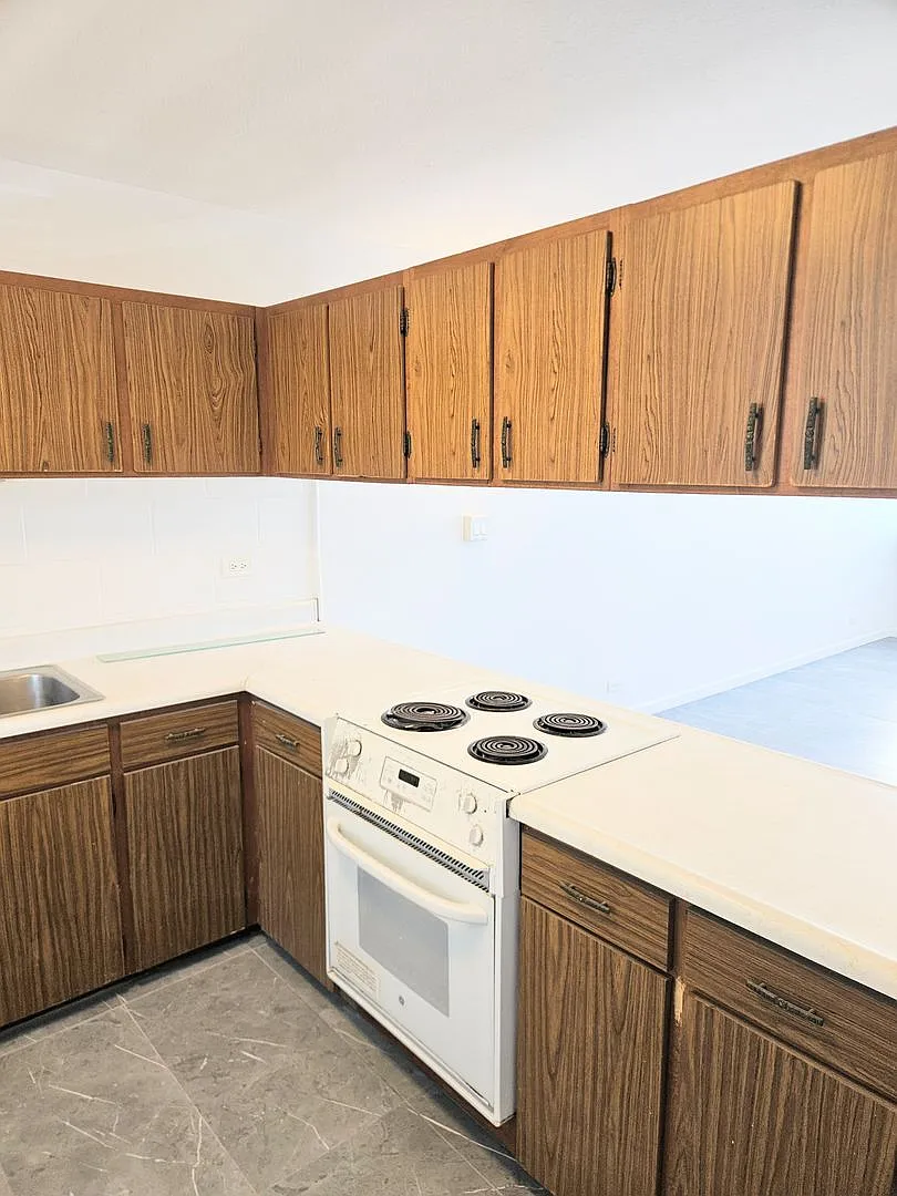 Salt Lake Likini West 1 Bedroom 1 Bathroom 1 Parking Condominium — Photo 4