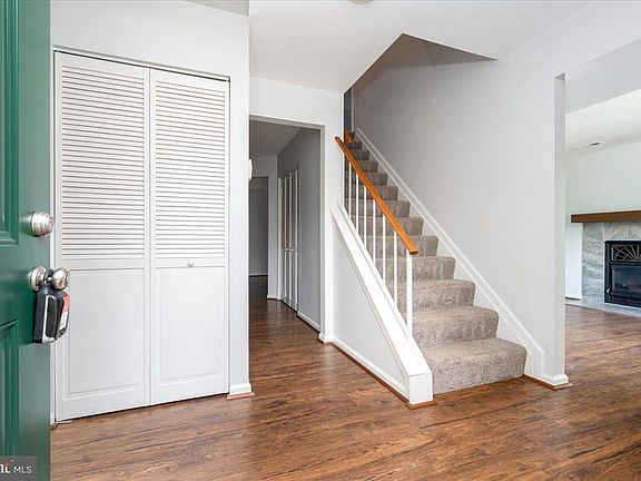 5th image of 2333 Dartmouth Ln