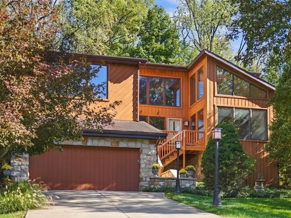4282 Forest Glen Dr, Allison Park, PA 15101