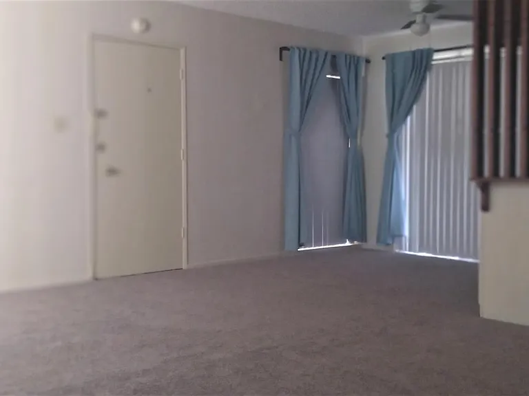 2033 E 3rd St #2D — Photo 10