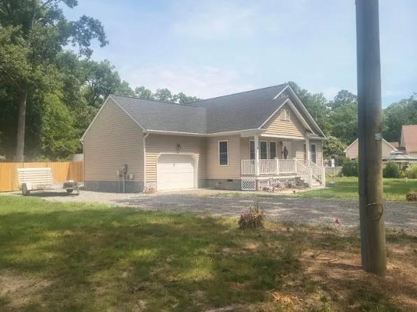 873 Shore Dr, Hartfield, VA 23071