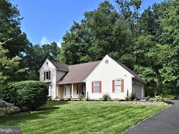 6 Boulder Dr, Sellersville, PA 18960