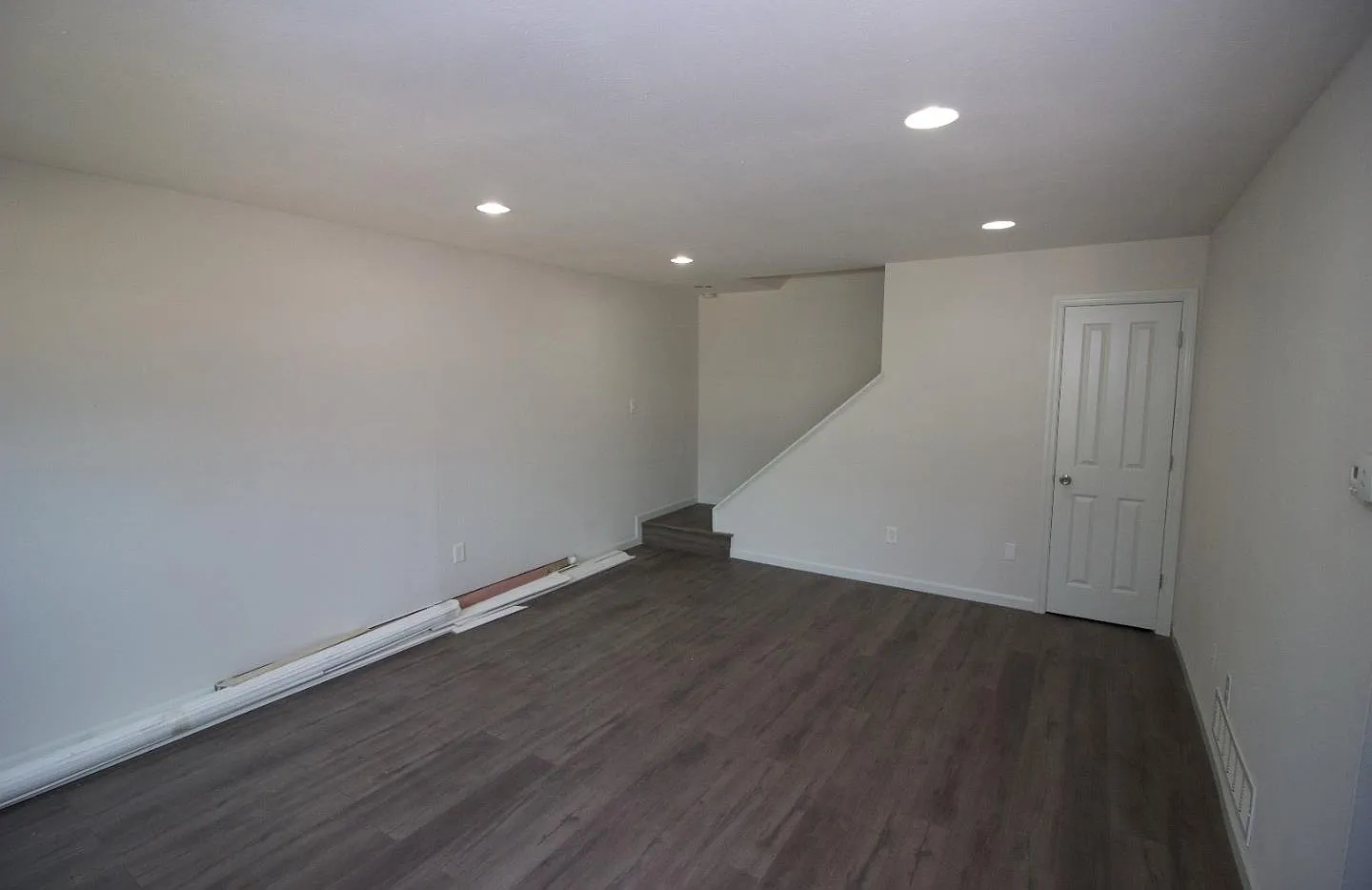 2 bed, 1056 sqft, $2,050 — Photo 4