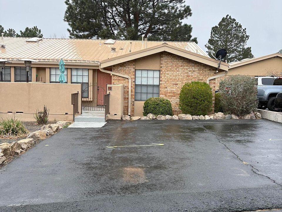 2nd image of 101 Racquet Dr #12