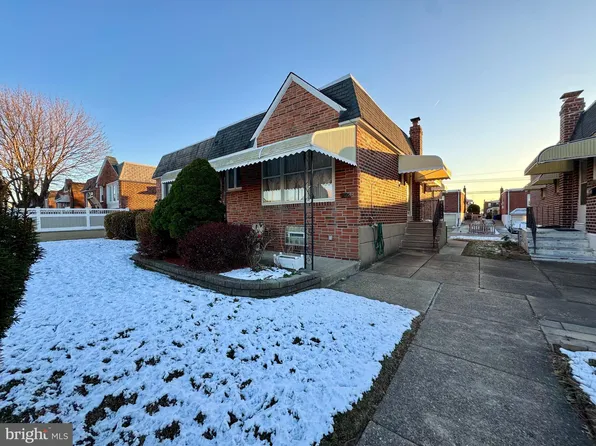 2106 Oakmont St, Philadelphia, PA 19152