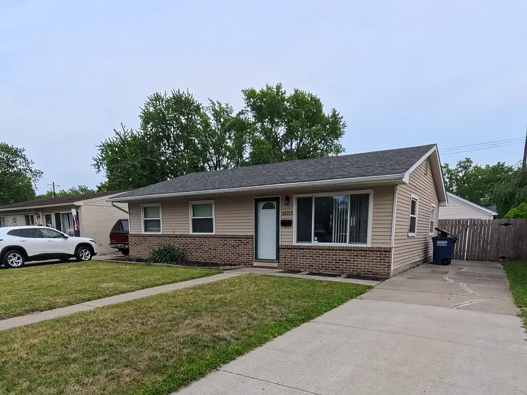 35215 Fairchild St — Photo 1