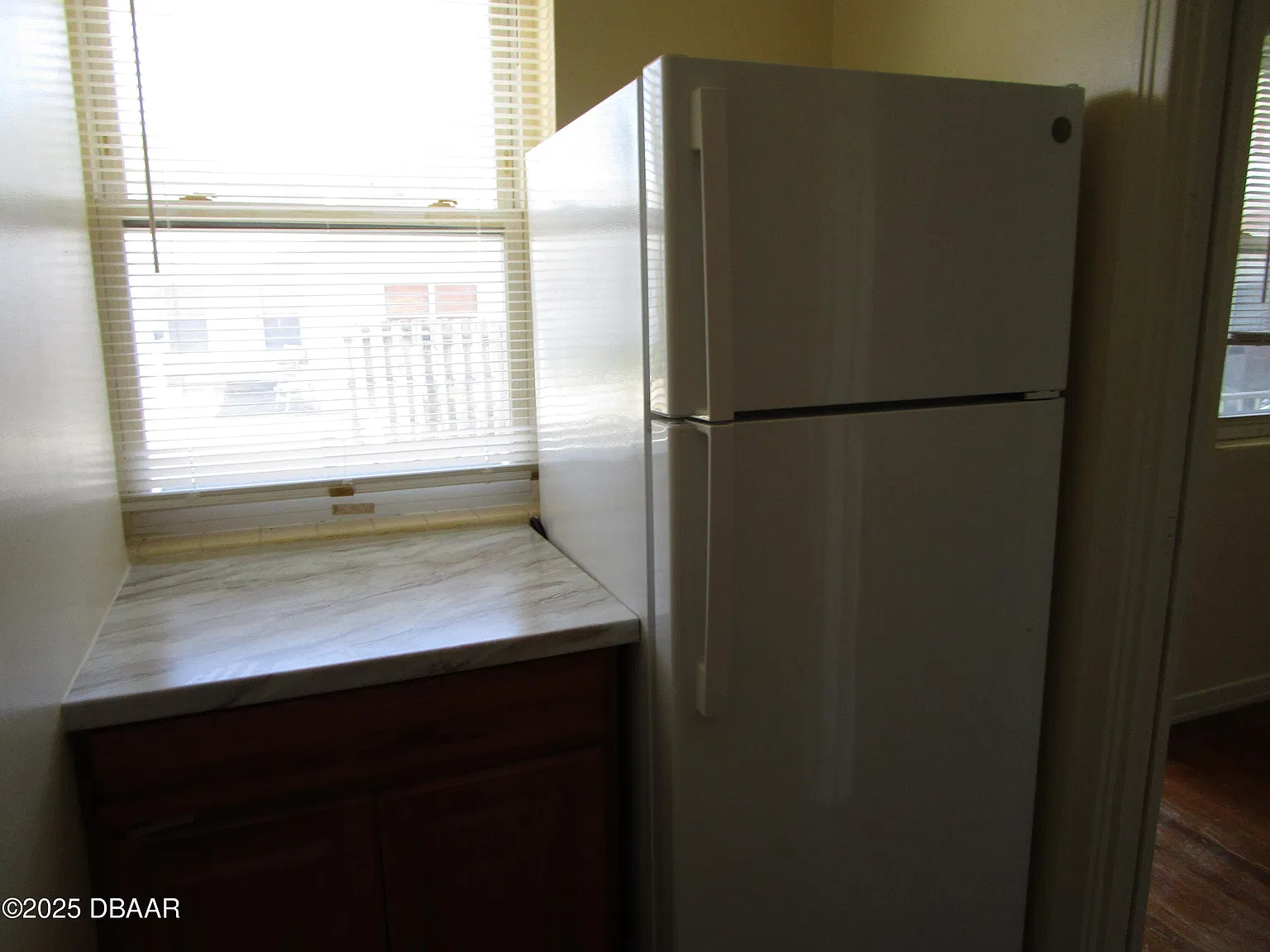 Studio, 1.0 bath, 400 sqft, $900 — Photo 4