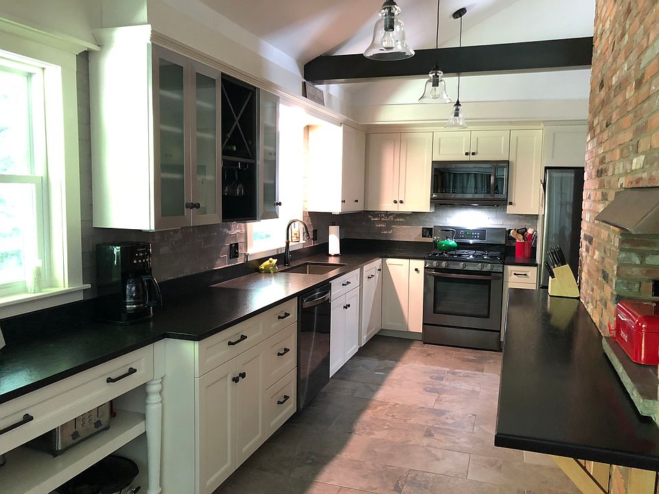 2nd image of 20 Cranmore Rd