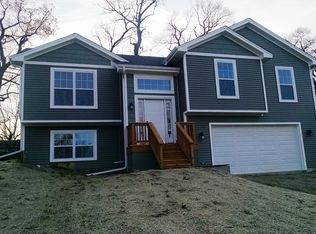 33200 N Cove Rd, Grayslake, IL 60030