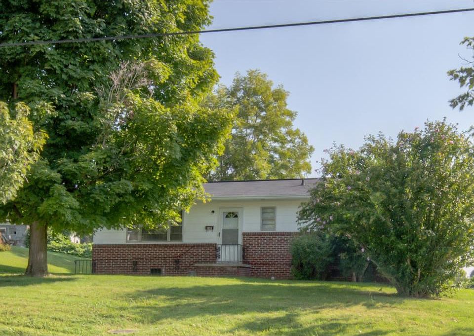 1st image of 608 N Hasson St