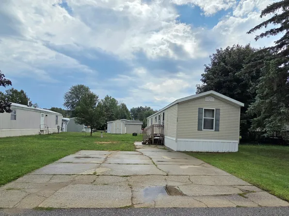 111 Maple Ct, Muskegon, MI 49445