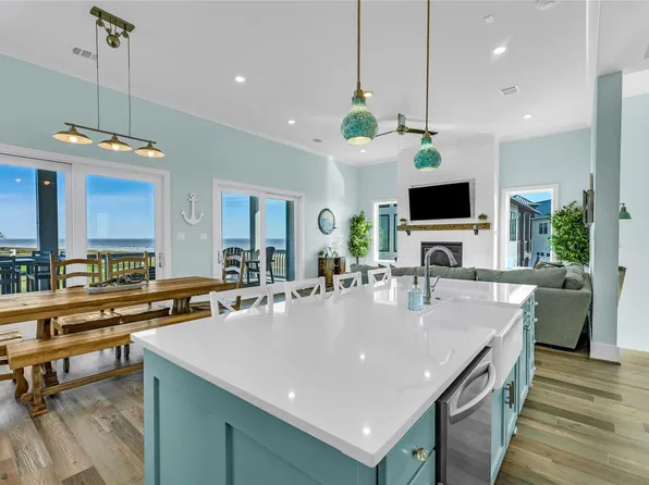 312 Seagrass, Pt Bolivar, TX 77650