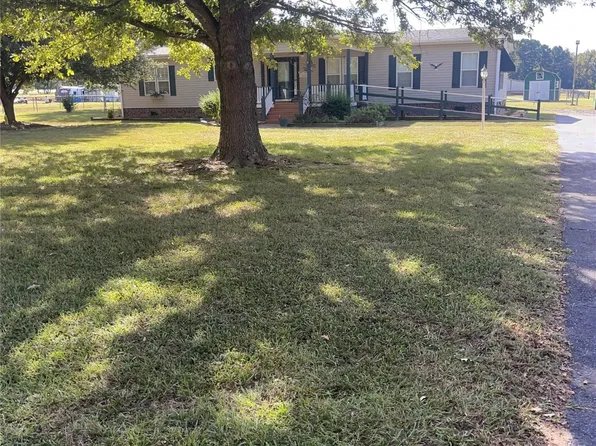 3245 E Linton Rd, Benton, LA 71006