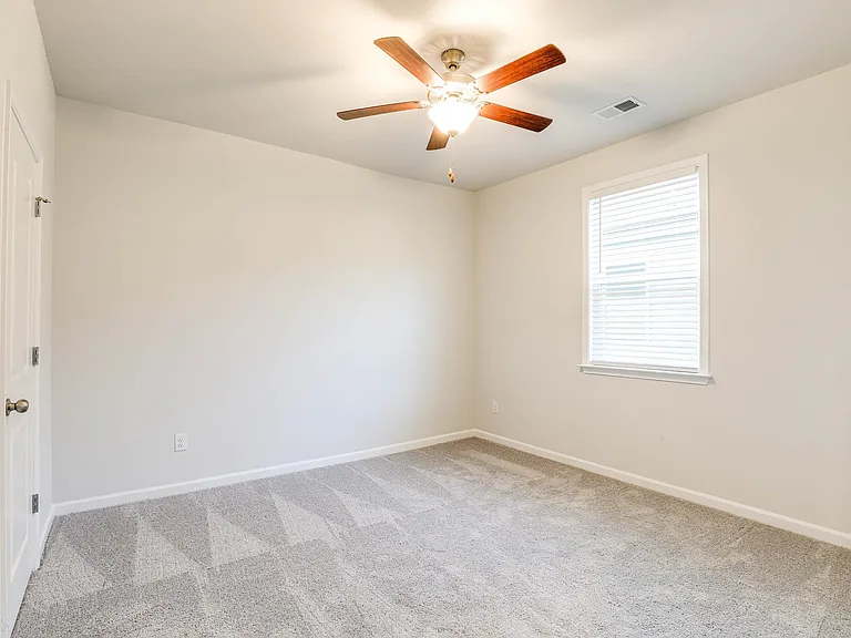 360 Caledonia Ct — Photo 36