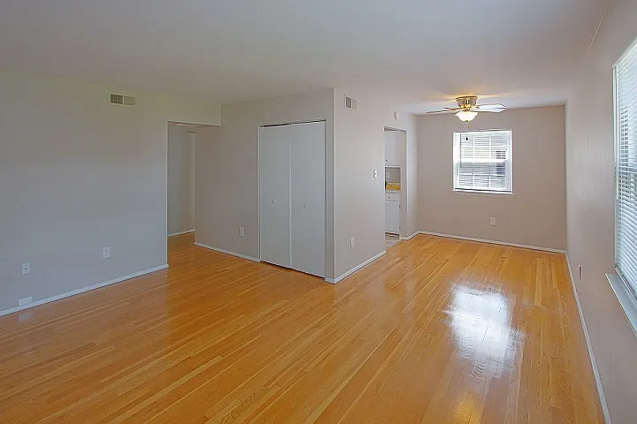 John Abbitt Apartments — Photo 3