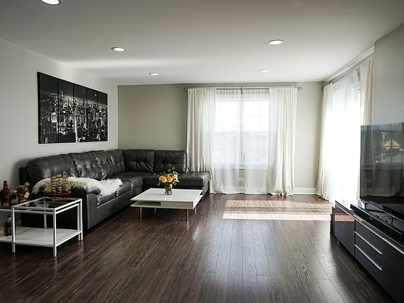 3rd image of 9146 Grand Ave APT 3NE