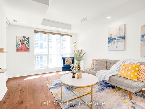 3rd image of 242 Rideau St #1906
