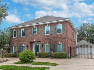 2335 Briar Branch Dr, Houston, TX 77042