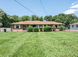 1619 Edgewood Dr, Lebanon, TN 37087