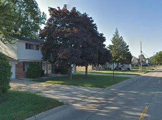 34160 Klein Rd, Fraser, MI 48026