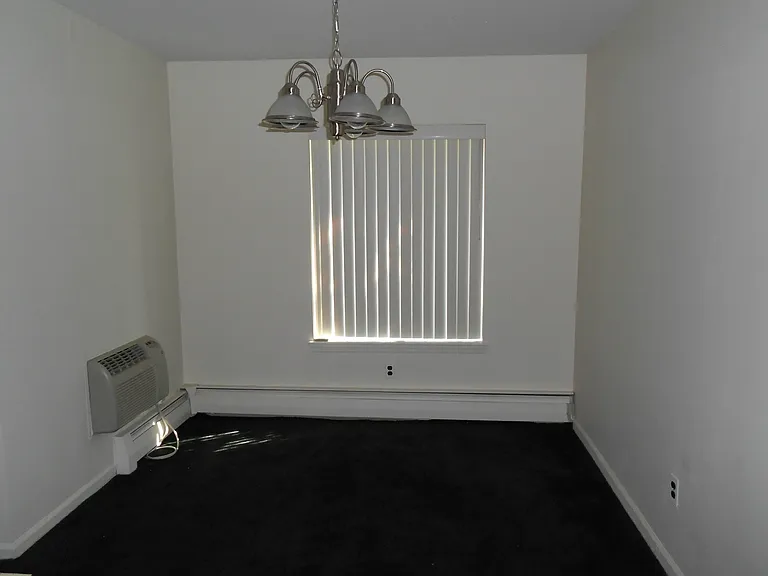 2 Elmwood Park Dr #512 — Photo 3