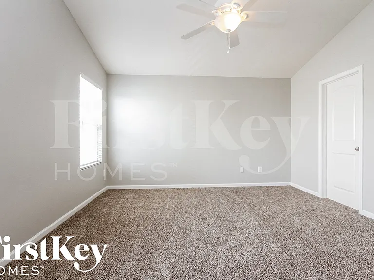 15526 Farmland Ct — Photo 7