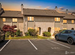 41 Tennyson Dr, Plainsboro, NJ 08536