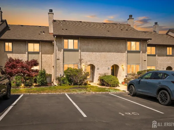 41 Tennyson Dr, Plainsboro, NJ 08536