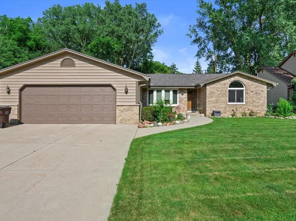 5140 South Honey Creek DRIVE, Greenfield, WI 53221