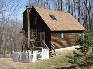 49 Humming Bird Ln, Hawley, PA 18428