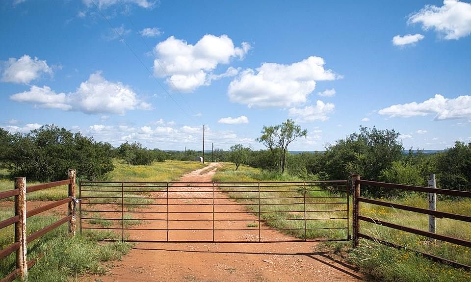1st image of 806 S Highway 377