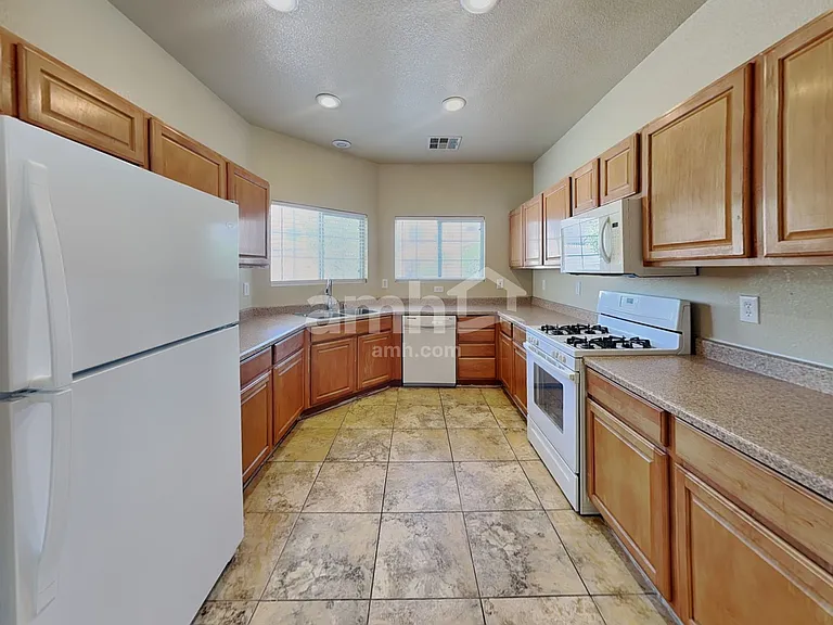 2459 Belt Buckley Dr — Photo 4
